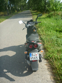 Aprilia SR 50 - 3