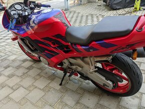 Prodám Honda CBR 600 F PC25 youngtimer retro - 3