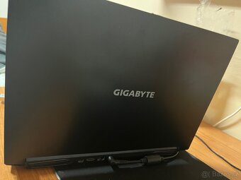 Herní notebook gigabyte rtx 3050 16GB ram - 3