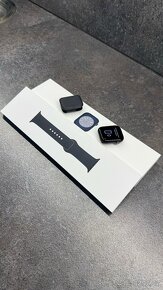 Apple Watch Series 8 GPS + Cellular 45mm Grafitové - 3