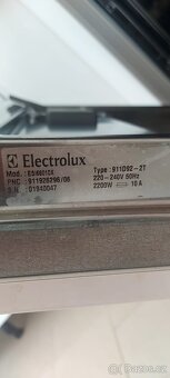 Vestavná myčka nádobí Elektrolux ESI 66010 X - 3