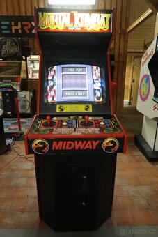 Arcade herní hrací automat Mortal Kombat - 3