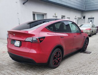 Tesla model Y Long Range - 3