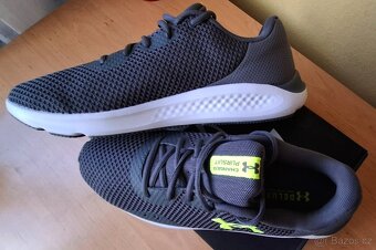 Běžecké boty Under Armour CHARGED PURSUIT 3 VM šedé nové - 3