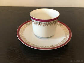 Samostatný starý porcelánový šálek s podšálkem - 3