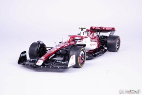 Alfa Romeo C42 Guanyu Zhou 2022, 1:18 Solido - 3