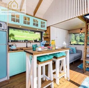 Kompletně zařízený tiny house s terasou v Boho stylu - 3