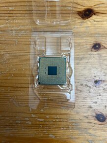 AMD Ryzen 7 1800X 8/16Core Socket AM4 Funkční,Záruka - 3