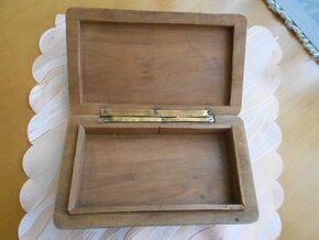 RETRO dřevěná ručně vyřezávaná krabička 20x12x5cm -používaná - 3