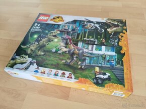 LEGO Jurassic World 76949 Útok giganotosaura a therizinosaur - 3