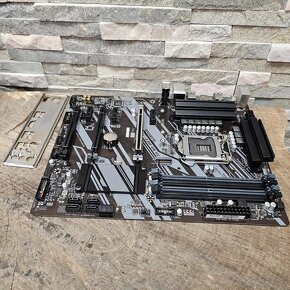 GIGABYTE Z390 UD V2 - Intel Z390, socket 1151 - 3