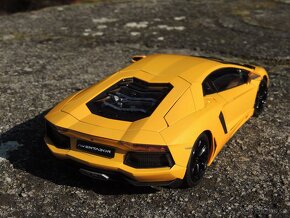 Lamborghini Aventador LP700-4 1:18 Welly FX - 3