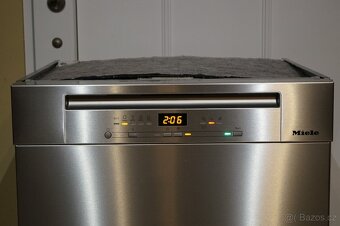 Miele myčka nerezová vestavná G5210 ,tři koše - 3