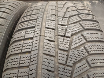 Zimní pneu Hankook 235/50/19 103H - 3