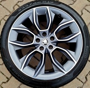 Disky originální Škoda Superb III 5x112 R19 Crater - 3