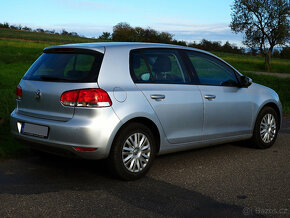 VW Golf 6  1.4 59 kW - Climatronic, 2x park. senzory, výhřev - 3