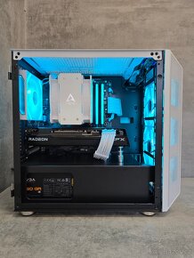 Herní PC AM5/Ryzen 7800X3D/RX7800XT/32GB RAM/2TB NVMe - 3