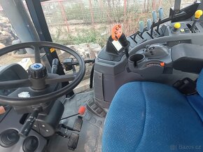 New Holland T 7040 - 3