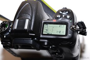 Nikon D7000 + Battery Grip - 3