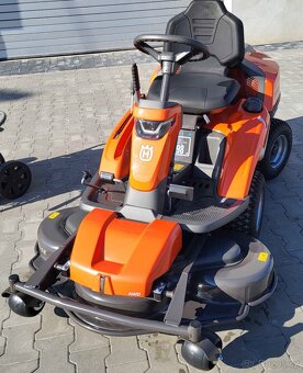 Zahradní traktor  - HUSQVARNA R316TX AWD - 3