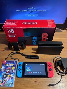 Nintendo Switch Neon červenomodré V2 + hra Mario - 3