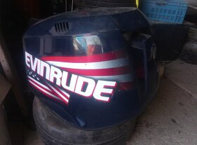 Závěsný motor Evinrude 300 - 3