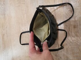 Malá kabelka s dlouhým páskem - 3