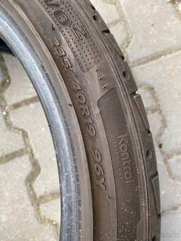 Letní gumy 235/40 R19 - 3