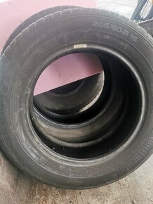 Pneu 205/60R16 - 3