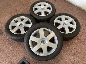 Originalní ALU kola Škoda 5x112 r16 zimní pneu 6mm - 3