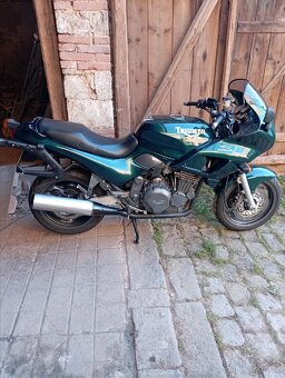 Triumph sprint 900 - 3