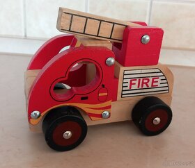 Dřevěná auta - autobus a hasiči - 3