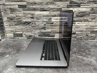 MacBook Pro 16" 2019 i7 / 16GB / 500GB / Pro 5300M - 3