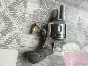 Starý revolver - 3