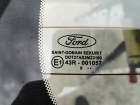Ford Focus 2 combi sklo 5tých dveří - 3