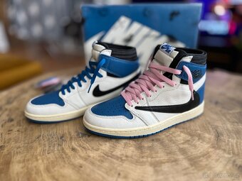 Jordan 1 Retro High OG SP Fragment x Travis Scott - 3