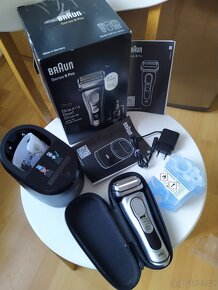 Prodám holicí strojek Braun series 9 pro s čistící stanicí - 3