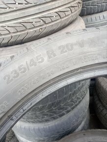 Zimní pneu Continental  235/45 r20 - 3