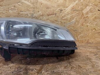 PRAVÉ PŘEDNÍ HALOGENOVÉ SVĚTLO FORD KUGA MK2 90014884 - 3