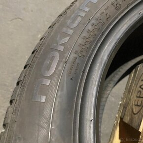 Zimní pneu 205/45 R17 88V Nokian 7,5mm - 3