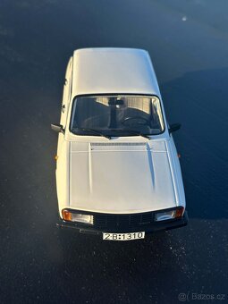 RENAULT/ DACIA zberatelsky model v mierke  1:18. - 3