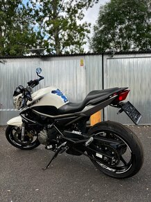 Yamaha XJ6 - 3