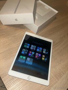 Apple iPad 7. generace stříbrný 128 GB - 3