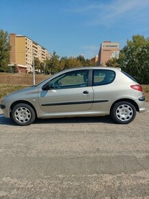 Peugeot 206 1.1i 44kW najeto pouze 52tis.km nové v ČR - 3