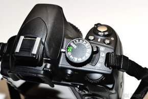 Nikon D3100 + Battery Grip - 3