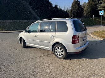 VW Touran 2009 2.0TDI 7 míst - 3