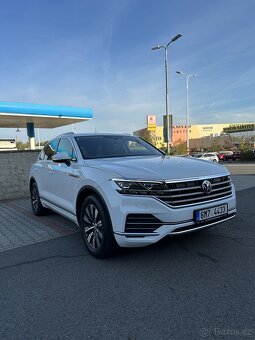 Volkswagen Touareg 3.0 TDI 210 kW, najeto 70 tis. Km, 10/10 - 3