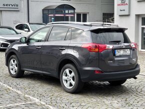 Rav4 2,2D4-D TZ servis jen Toyota - 3