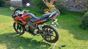 Honda CBR 125r - 3