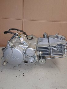 Motor typ KLX 150 s elektrickým startérem - 3